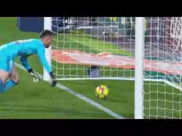 Video: Lionel Messi Disallowed Goal - Valencia vs Barcelona 1-1 - La Liga 26/11/2017 HD